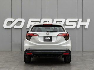 2020 Honda Vezel I Рестайлинг, белый, 2630000 рублей, вид 4