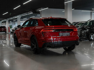 2021 Audi RS Q8 I, красный, 9990000 рублей, вид 5
