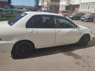 2002 Mitsubishi Lancer Cedia IX, белый, 270000 рублей, вид 2