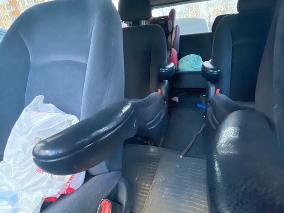 2001 Dodge Caravan IV, серебристый, 227000 рублей - вид 10