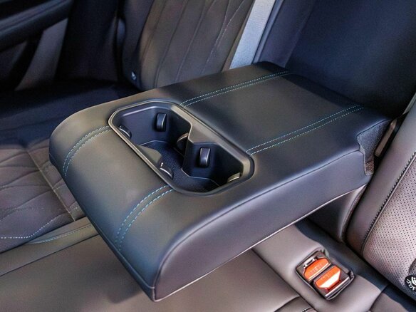 2026 Geely Monjaro I Рестайлинг, белый, 4954990 рублей - вид 8
