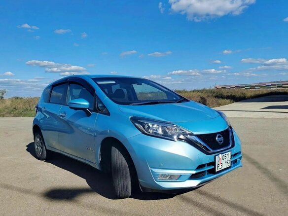 2017 Nissan Note e-Power II Рестайлинг, голубой, 1180000 рублей - вид 5