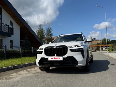 2023 BMW X7 40d I (G07) Рестайлинг, белый, 11500000 рублей, вид 4