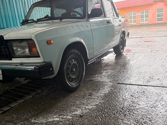2005 Lada (ВАЗ) 2107, белый, 140000 рублей - вид 1