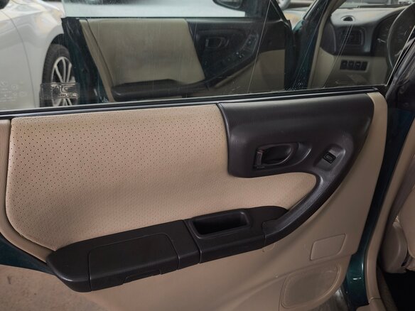 1998 Subaru Forester I, зелёный - вид 13