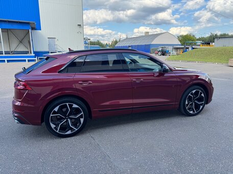 2021 Audi SQ8 I (4M), красный, 9200000 рублей, вид 3