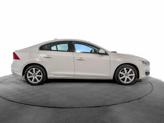 2017 Volvo S60 II Рестайлинг, белый, 1940000 рублей, вид 4