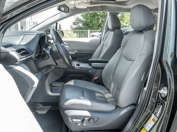2021 Toyota Sienna IV, зелёный, 3960000 рублей - вид 10