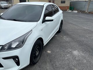 2017 Kia Rio IV, белый, 1150000 рублей, вид 2