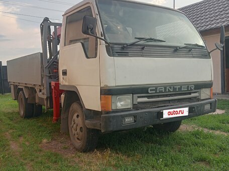 1990 Mitsubishi Delica, белый, 1300000 рублей, вид 4