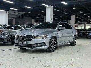 2023 Skoda Superb III Рестайлинг, голубой, 1540000 рублей, вид 3