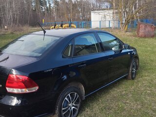 2014 Volkswagen Polo V, чёрный, 835000 рублей, вид 2