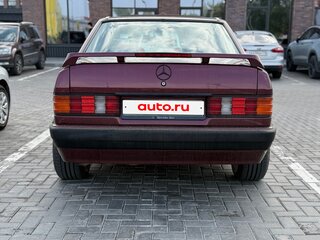 1992 Mercedes-Benz 190 (W201), красный, 750000 рублей, вид 3