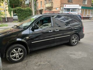 2005 Kia Carnival I Рестайлинг, чёрный, 710000 рублей, вид 5