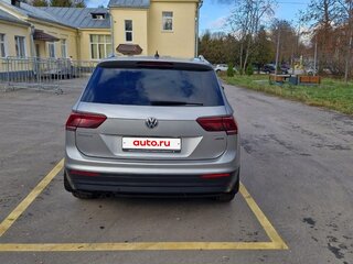 2020 Volkswagen Tiguan II, серый, 2500000 рублей, вид 4