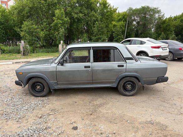 2011 Lada (ВАЗ) 2107, серый, 180000 рублей - вид 3