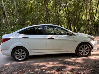 2014 Hyundai Solaris I Рестайлинг, белый, 530000 рублей, вид 4
