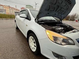 2011 Opel Astra J, белый, 400000 рублей, вид 2