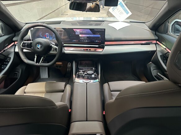 2026 BMW 5 серии 523d VIII (G60/G61/G68), серебристый - вид 9