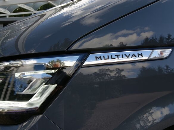 2022 Volkswagen Multivan T6 Рестайлинг, серый, 5200000 рублей - вид 15