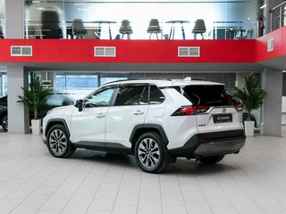 2022 Toyota RAV4 V (XA50), белый, 3350000 рублей, вид 4