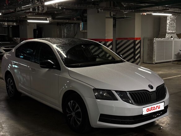 2017 Skoda Octavia III (A7) Рестайлинг, белый, 650000 рублей - вид 3
