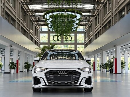 2023 Audi A3 35 TFSI Long IV (8Y), белый, 1877000 рублей, вид 3
