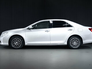 2011 Toyota Camry VII (XV50), серебристый, 1550000 рублей, вид 4