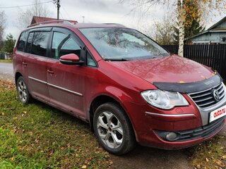 2010 Volkswagen Touran I Рестайлинг, красный, 630000 рублей, вид 3