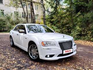 2012 Chrysler 300C II, белый, 1800000 рублей, вид 3