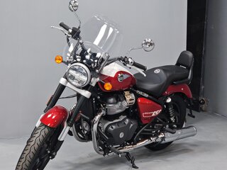 2025 Royal Enfield Super Meteor, красный, 792000 рублей, вид 2