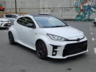 2020 Toyota Yaris IV, белый, 2799999 рублей, вид 2