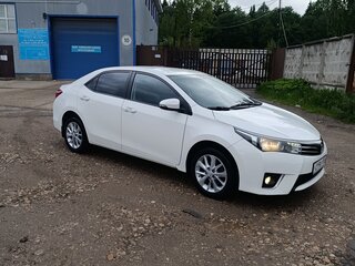 2015 Toyota Corolla XI (E160, E170, E180), белый, 1300000 рублей, вид 2