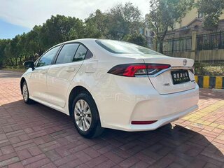 2023 Toyota Corolla XII (E210), белый, 1640000 рублей, вид 5