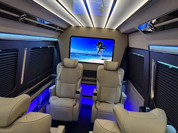 2019 Mercedes-Benz Sprinter, серебристый, 8450000 рублей - вид 12