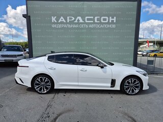 2018 Kia Stinger I, белый, 2440000 рублей, вид 4