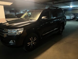 2018 Toyota Land Cruiser 200 Series Рестайлинг 2, чёрный, 6850000 рублей, вид 1