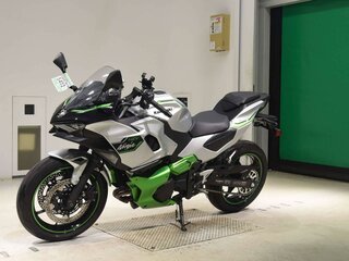 2025 Kawasaki Ninja 7, серебристый, 899000 рублей, вид 4