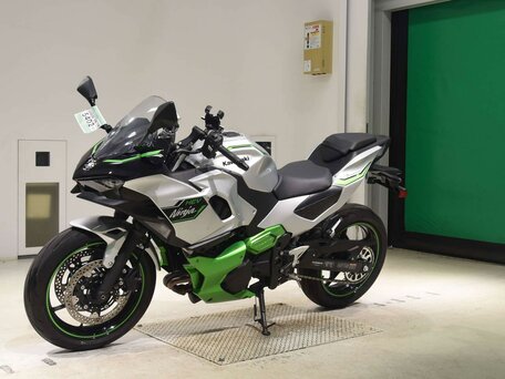 2025 Kawasaki Ninja 7, серебристый, 899000 рублей, вид 4