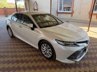 2019 Toyota Camry VIII (XV70), белый, 2400000 рублей, вид 2