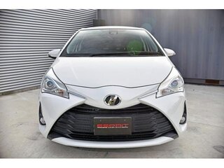 2019 Toyota Vitz III (XP130) Рестайлинг 2, белый, 712000 рублей, вид 3