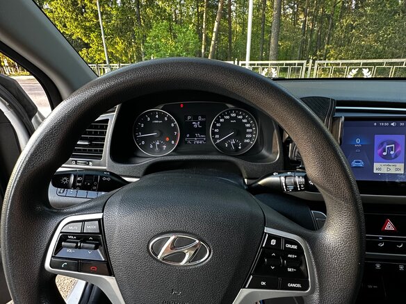 2016 Hyundai Elantra VI (AD), белый, 980000 рублей - вид 10