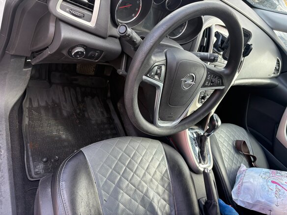 2010 Opel Astra J, белый, 700000 рублей - вид 12