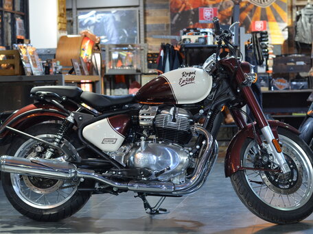 2026 Royal Enfield Classic 650, пурпурный, 712000 рублей, вид 2