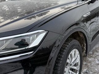 2019 Volkswagen Touareg III, чёрный, 5500000 рублей, вид 3