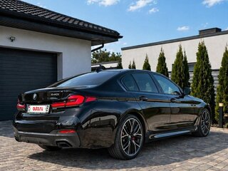 2021 BMW 5 серии 540i VII (G30/G31/G38) Рестайлинг, чёрный, 3800000 рублей, вид 3