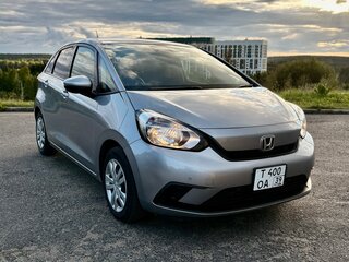 2022 Honda Fit IV, серебристый, 1215000 рублей, вид 2