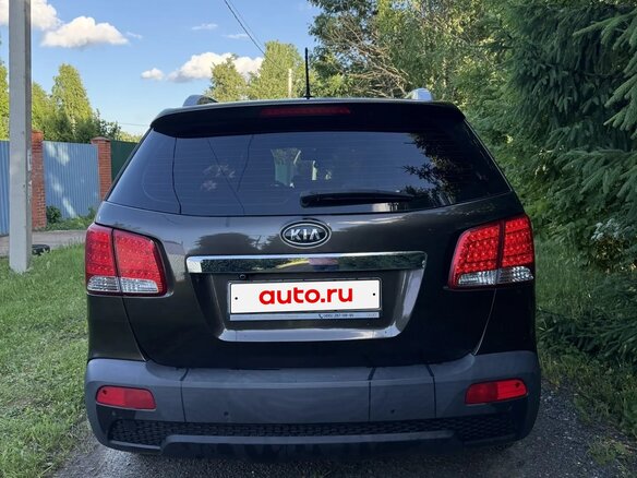 2011 Kia Sorento II, коричневый - вид 3