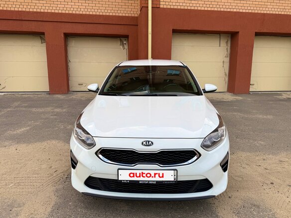 2018 Kia Ceed III, белый - вид 2