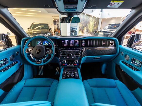 2025 Rolls-Royce Cullinan Black Badge I Рестайлинг (Series II), чёрный, 66500000 рублей - вид 10